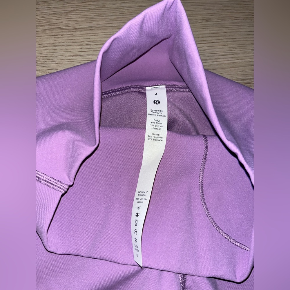 *SOLD* Lululemon Wunder Under High-Rise Tight 28" Luxtreme
Wisteria Purple NWT - Picture 8 of 11